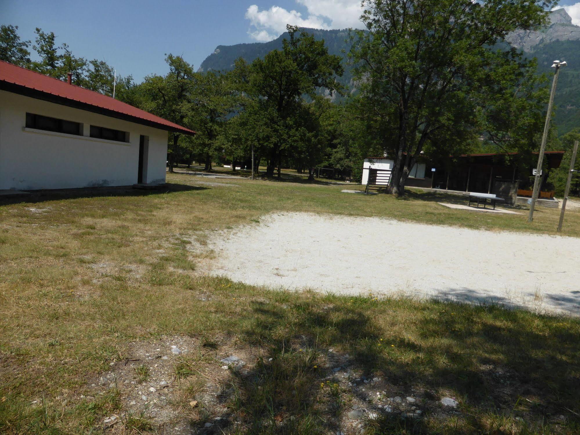 Camping L'Ecureuil - Mont-Blanc Village Domancy Ngoại thất bức ảnh