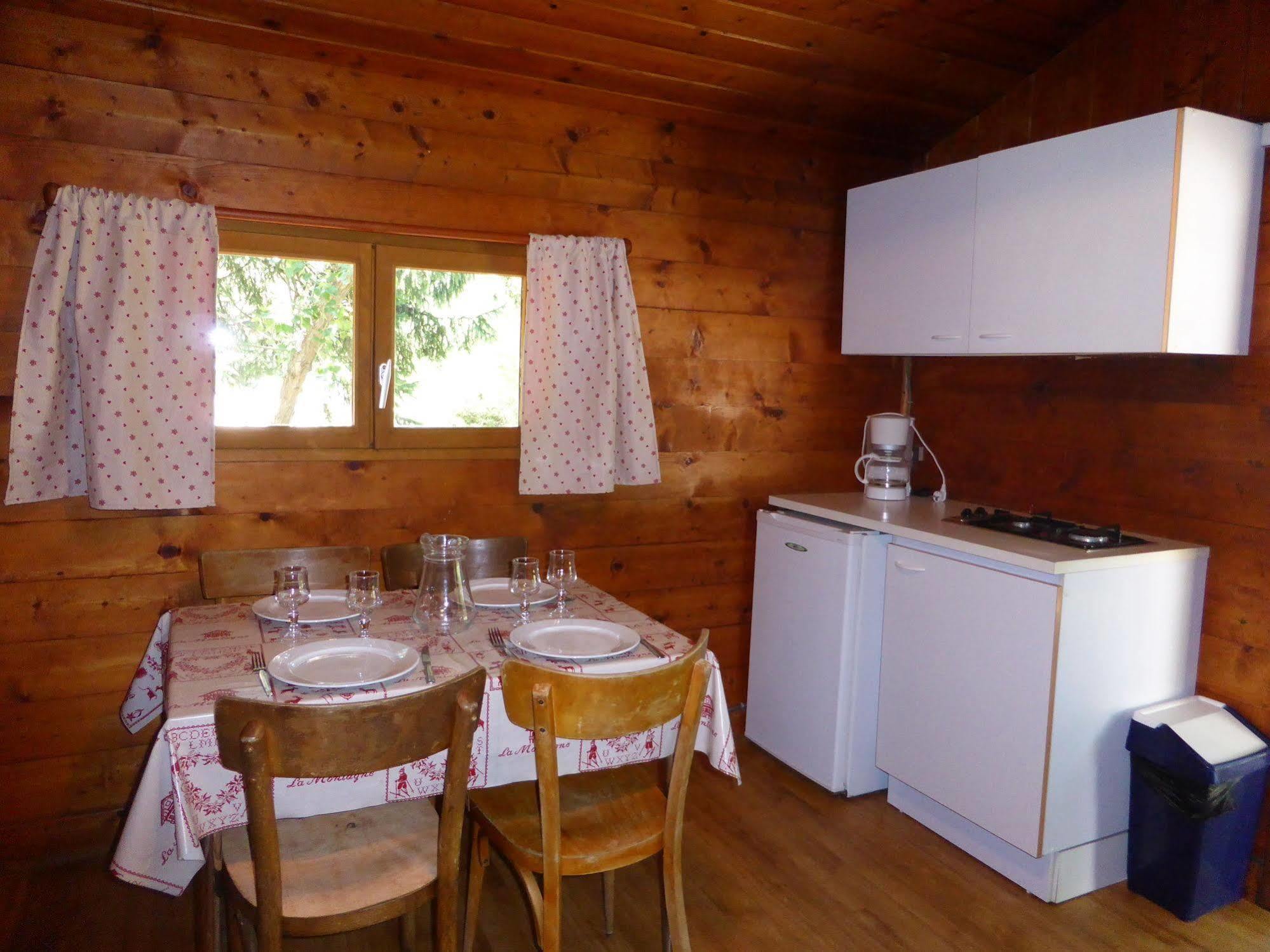 Camping L'Ecureuil - Mont-Blanc Village Domancy Ngoại thất bức ảnh